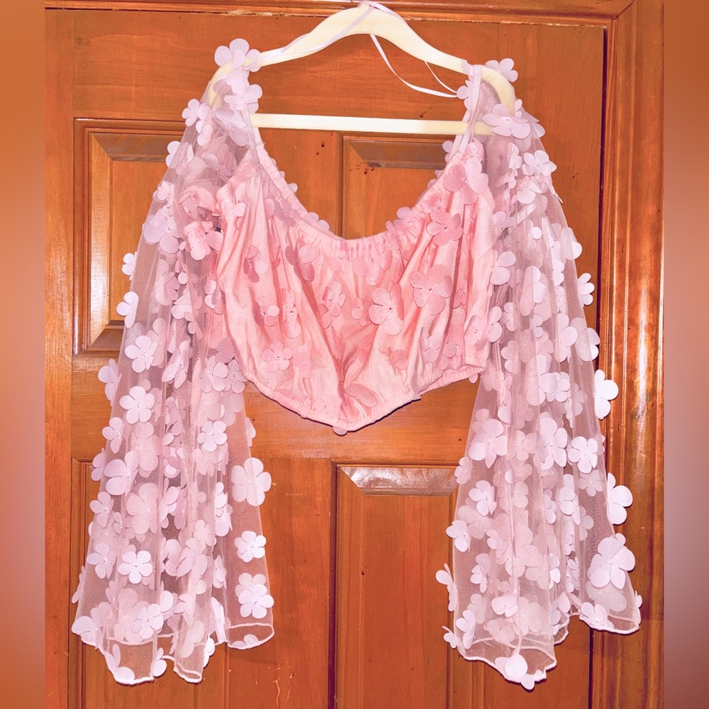 Brand new boutique Bell sleeve floral crop top